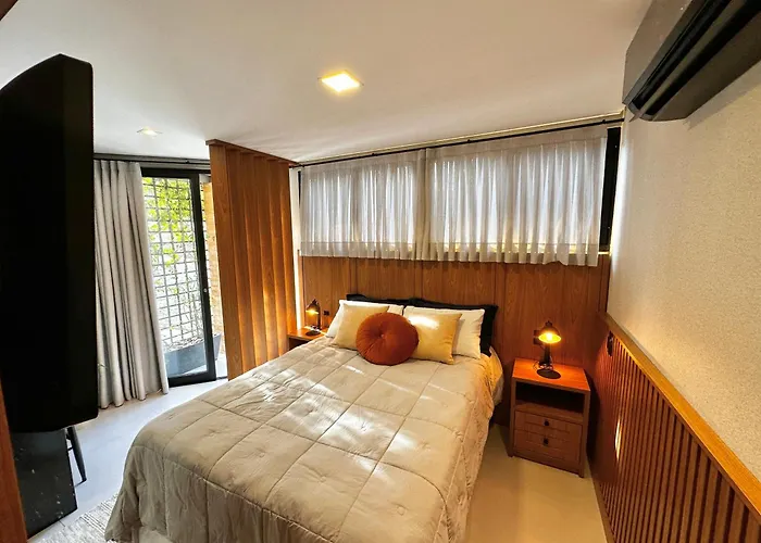 Loft Para Casal Em Bombinhas - Sem Garagem